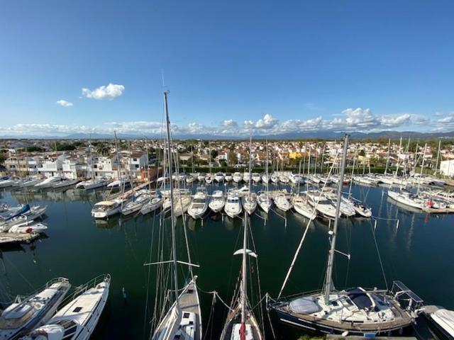 Nautica 5ºa Apartment Емпуриабрава Екстериор снимка
